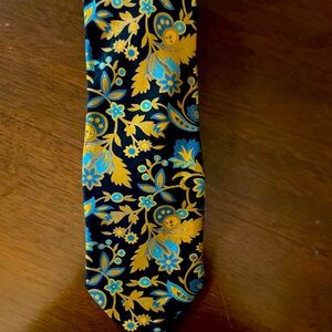 Luxury Brioni Tie. 100 percent silk. Made in Italy.